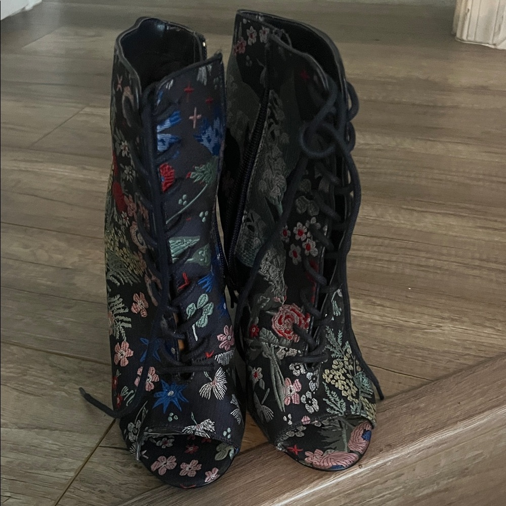 Steve Madden Black Floral Lace-Up Boots